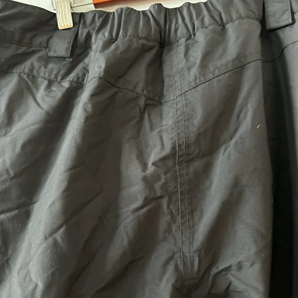 OBERMEYER Women’s Black Insulated Ski pants. Size 12.‎
